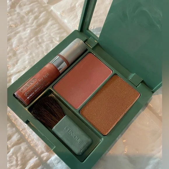 Clinique - Lot of Various Makeup Products - New - Picture 11 of 14